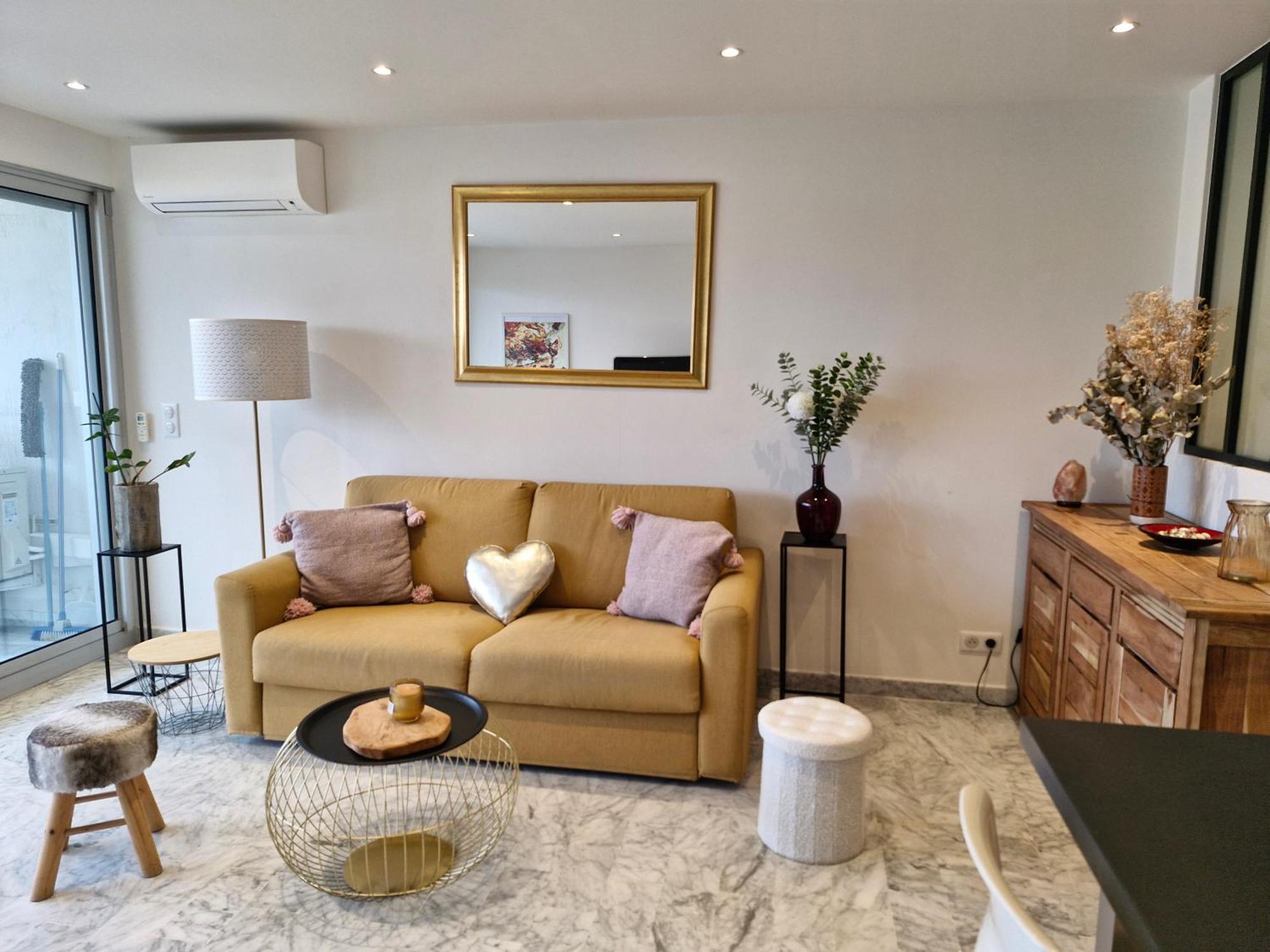 Sunny And Cosy Sea View Studio Antibes Exterior photo